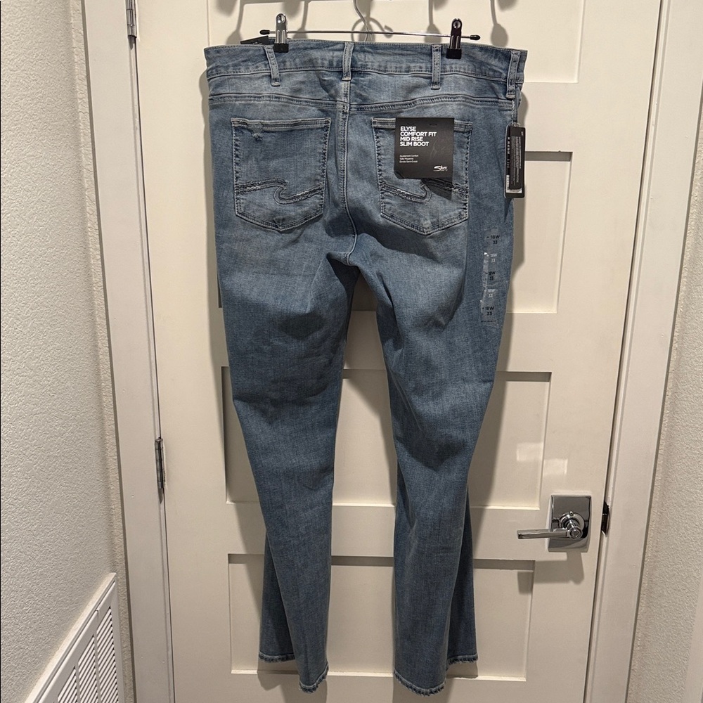 Stylish Blue Denim Jeans - Picture 3 of 5